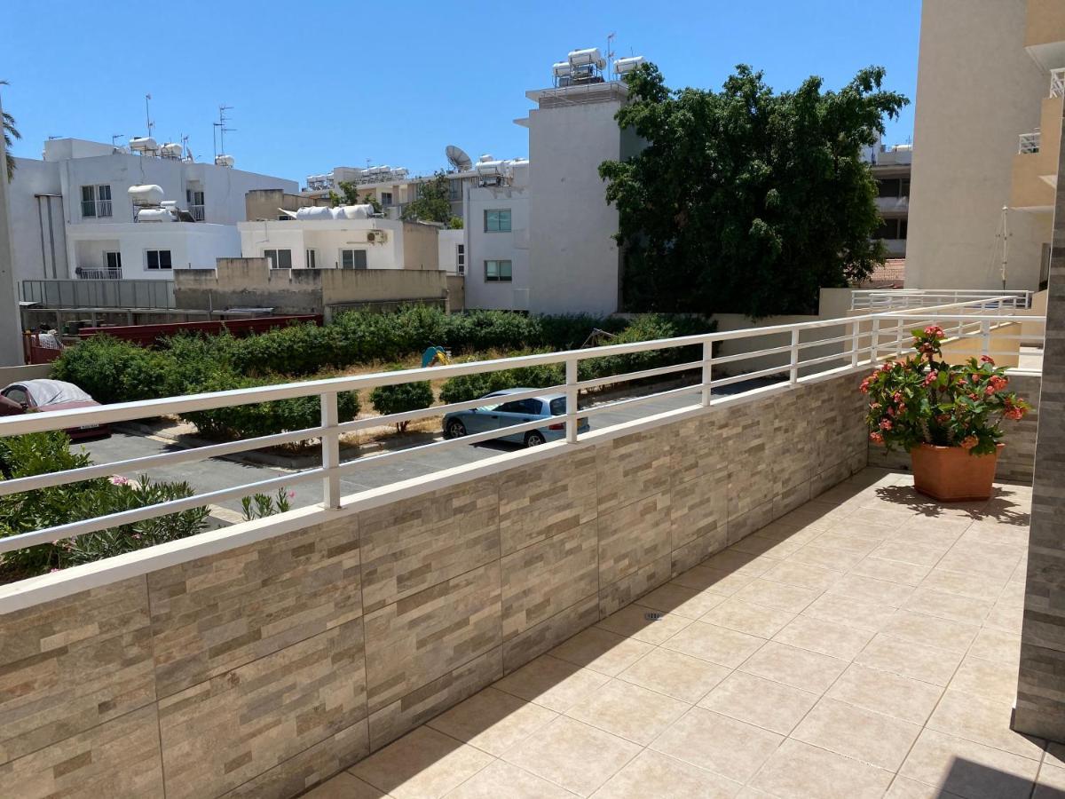 Holiday City Center Apartment ลาร์นาคา ภายนอก รูปภาพ