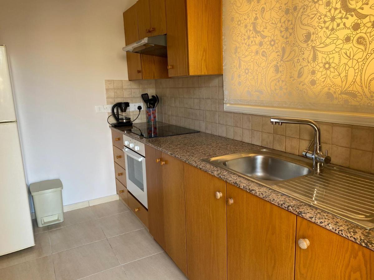 Holiday City Center Apartment ลาร์นาคา ภายนอก รูปภาพ