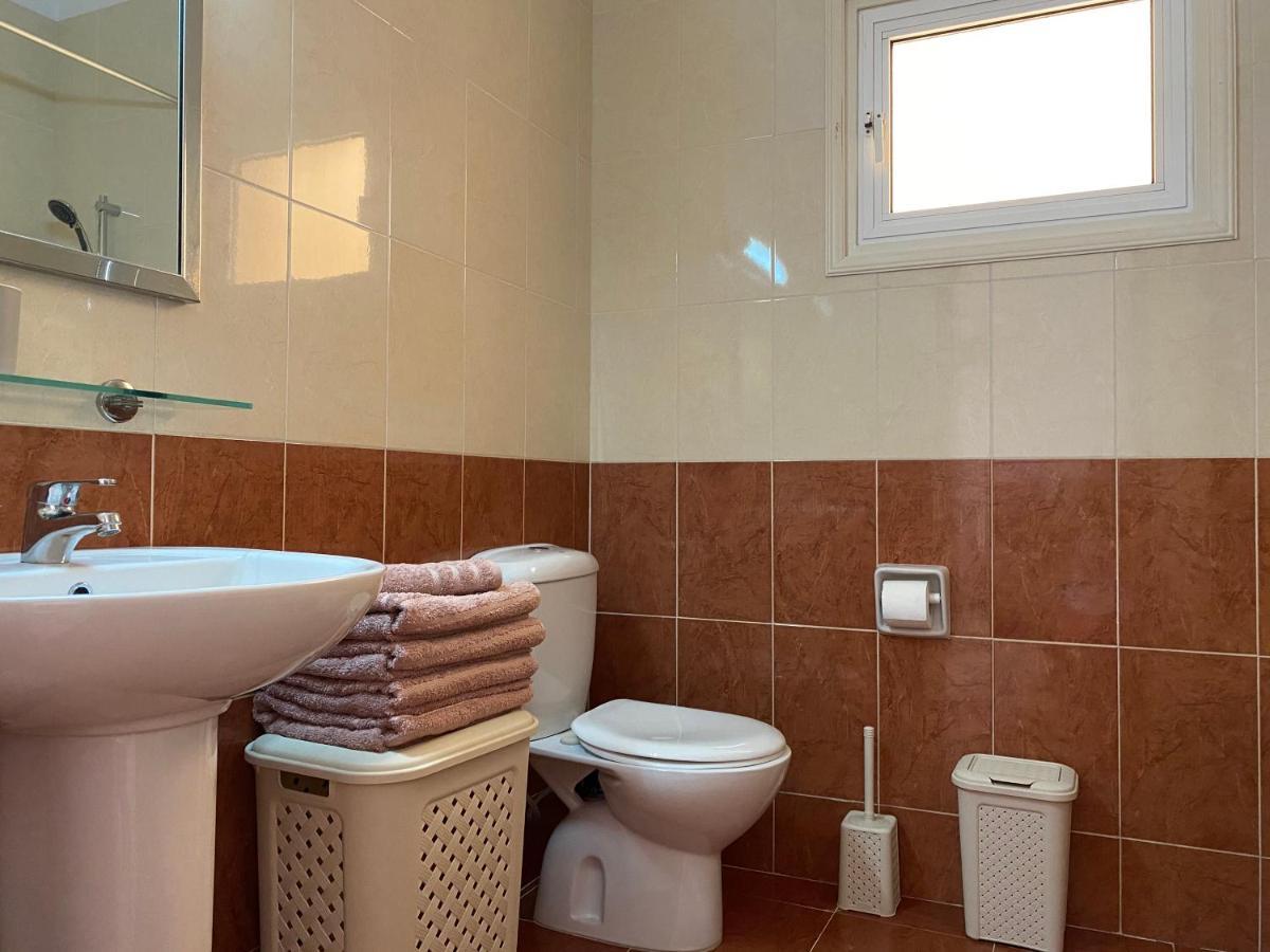 Holiday City Center Apartment ลาร์นาคา ภายนอก รูปภาพ
